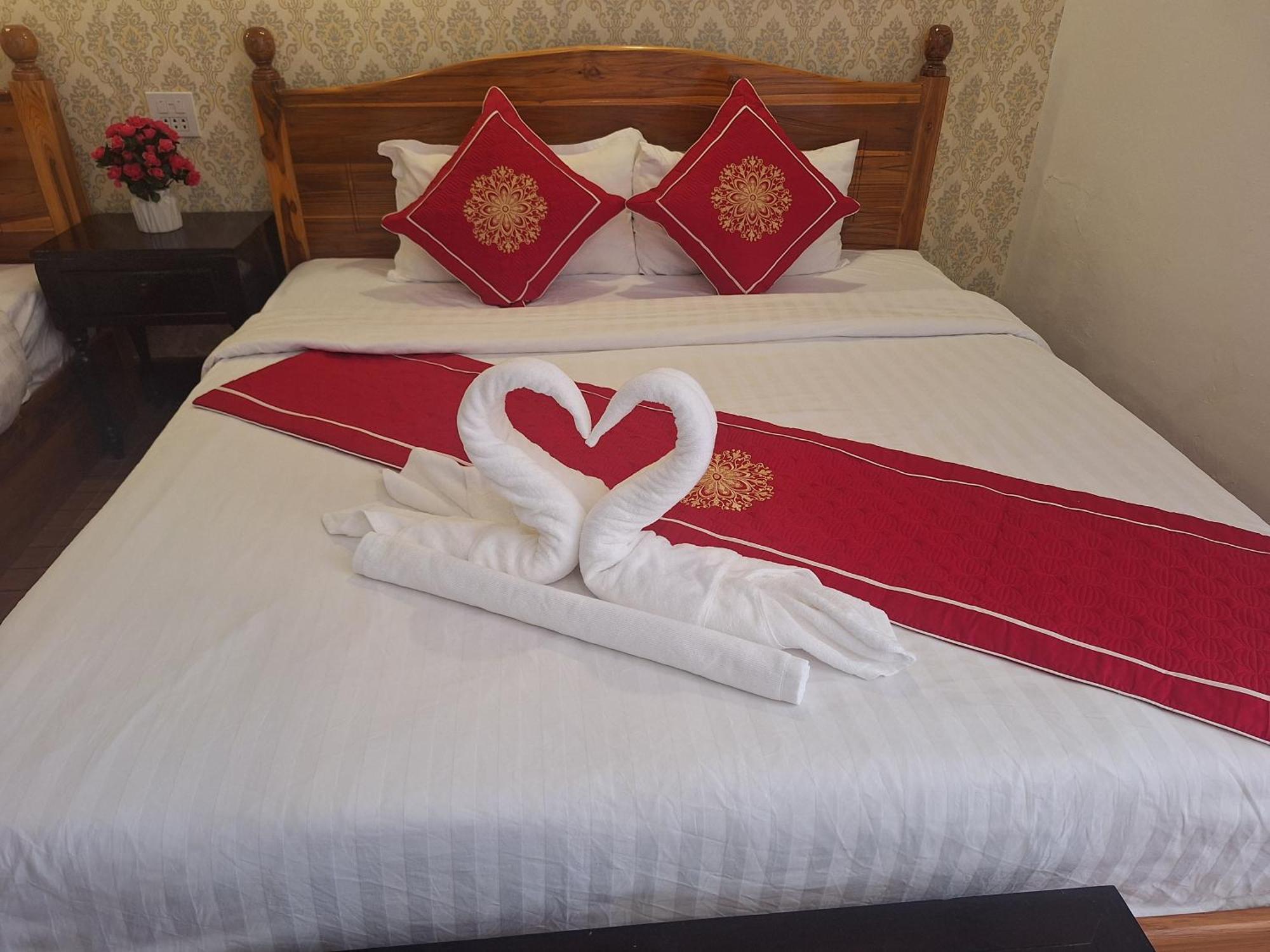 Luang Prabang Pavilion Hotel & Travel Esterno foto